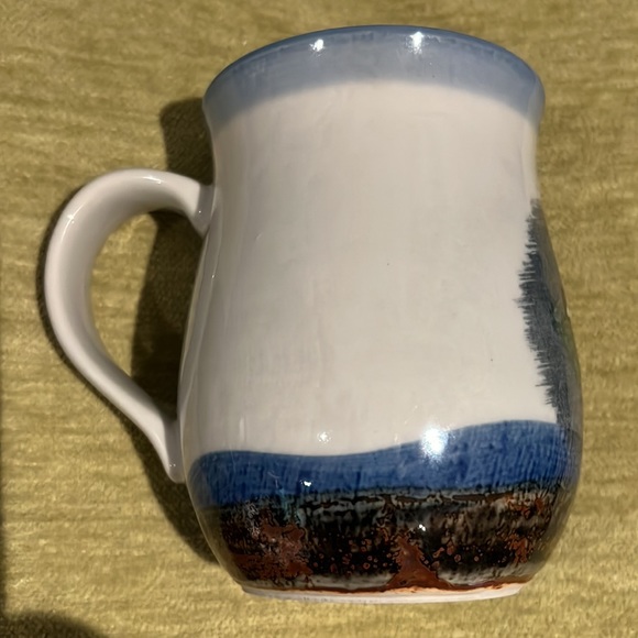 Art Pottery Mug with Chickadees. Copyrighted and signed “W. Morgan” - Picture 5 of 9